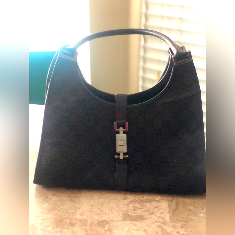 💕AUTHENTIC GUCCI Vintage Hobo GG Canvas Handbag.